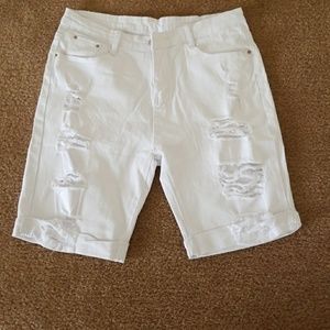 Women cut up thigh short