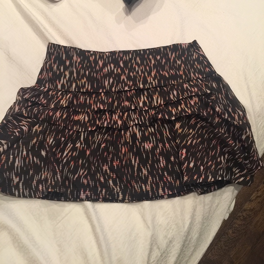 Theory black and red and cream flouncy skirt