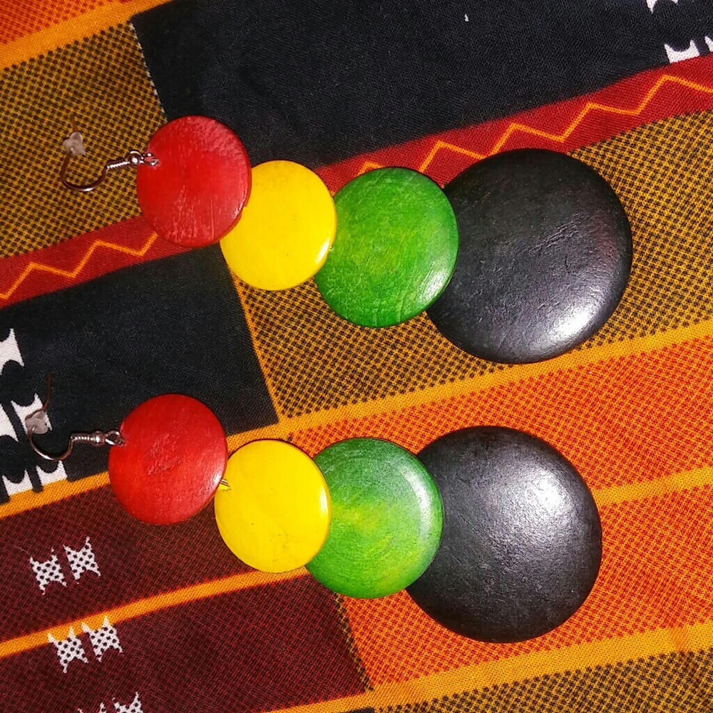 Light wood earrings (africa)sold out
