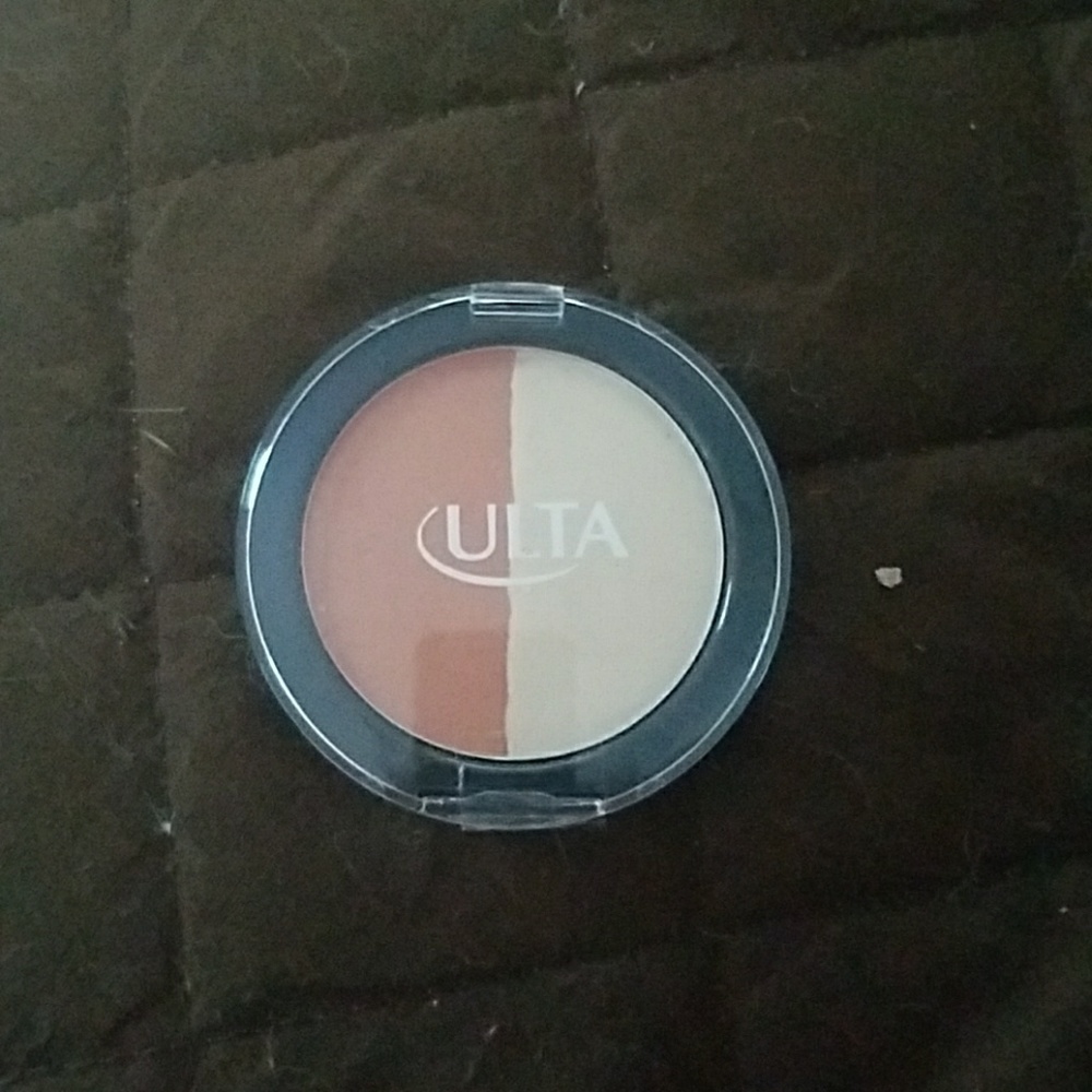 ULTA Apricot/Yellow diamond highlighter