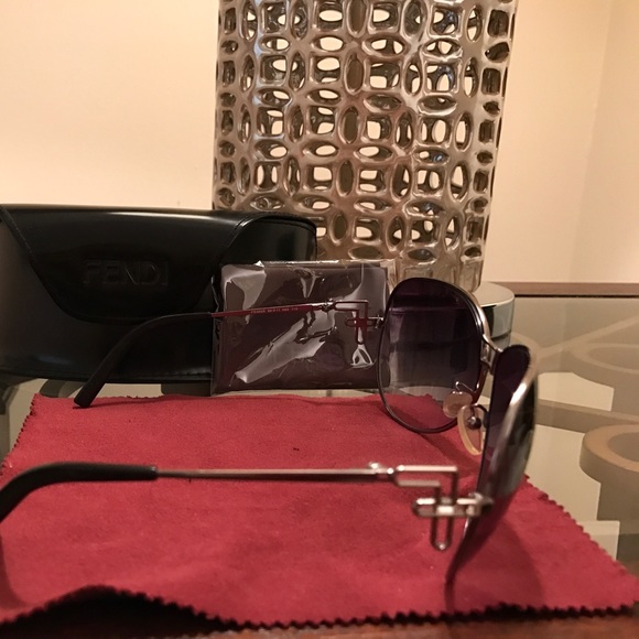 Fendi Sunglasses with case & new cleaning cloth