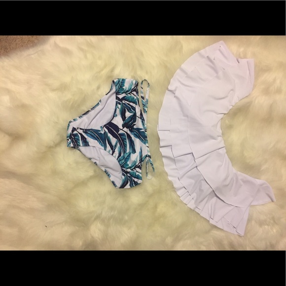 Two piece - Picture 2 of 4