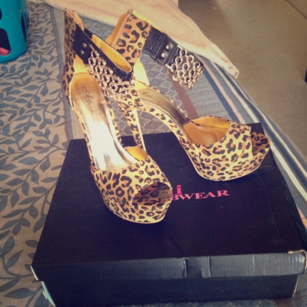 Leopard high heels size 8