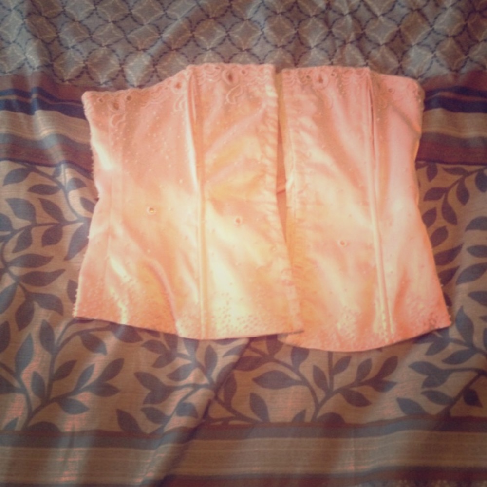 Light pink corset size medium