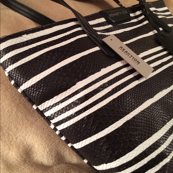 ✨HOST PICK black travel bag striped carry on Kenneth Cole  NWT Tote handbag - Picture 2 of 7