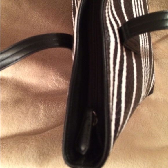 ✨HOST PICK black travel bag striped carry on Kenneth Cole  NWT Tote handbag - Picture 3 of 7