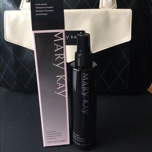 Brand New 💕 brush cleaner