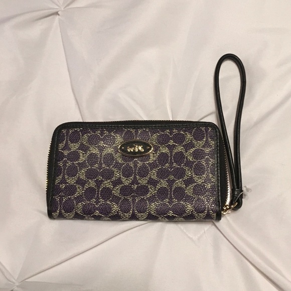 Coach Handbags - Small Coach Wristlet Last Price