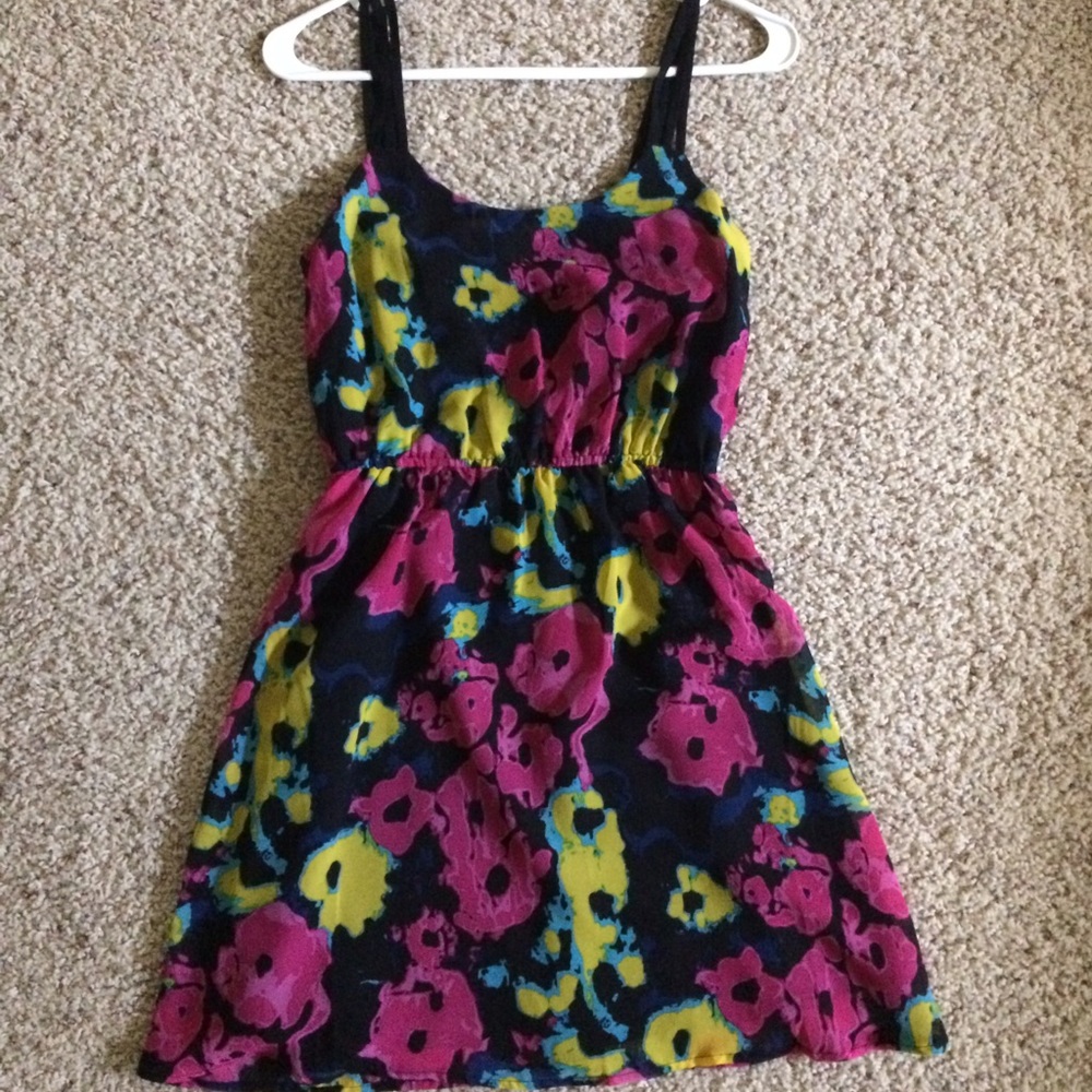 Mac + Jac women's floral dress. Size Medium.