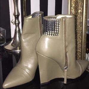 Army Green Heeled Boots (Untouched)