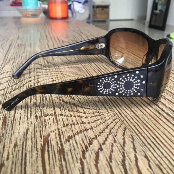 Marc Jacobs tortoiseshell sunglasses