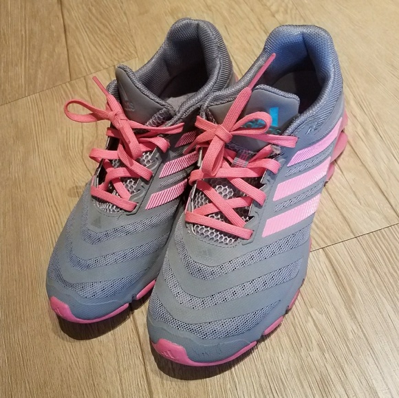 le adidas springblade in scarpe da ginnastica poshmark le adidas springblade in scarpe da ginnastica poshmark