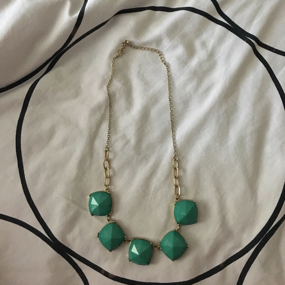 Green necklace - Picture 1 of 3