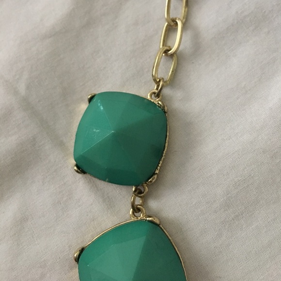 Green necklace - Picture 2 of 3