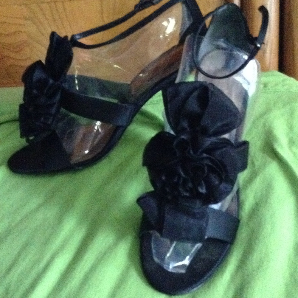 Black ankle heels.