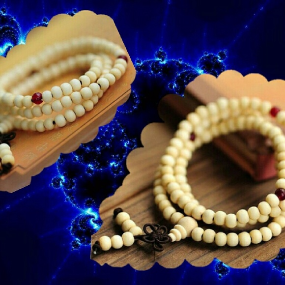 Multilevel Avoiding Evils Garnet White Sandalwood - Picture 1 of 6