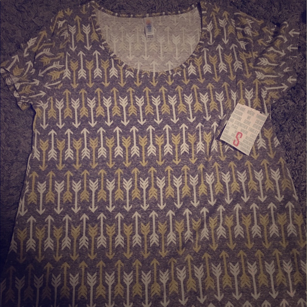 LuLaRoe classic tee