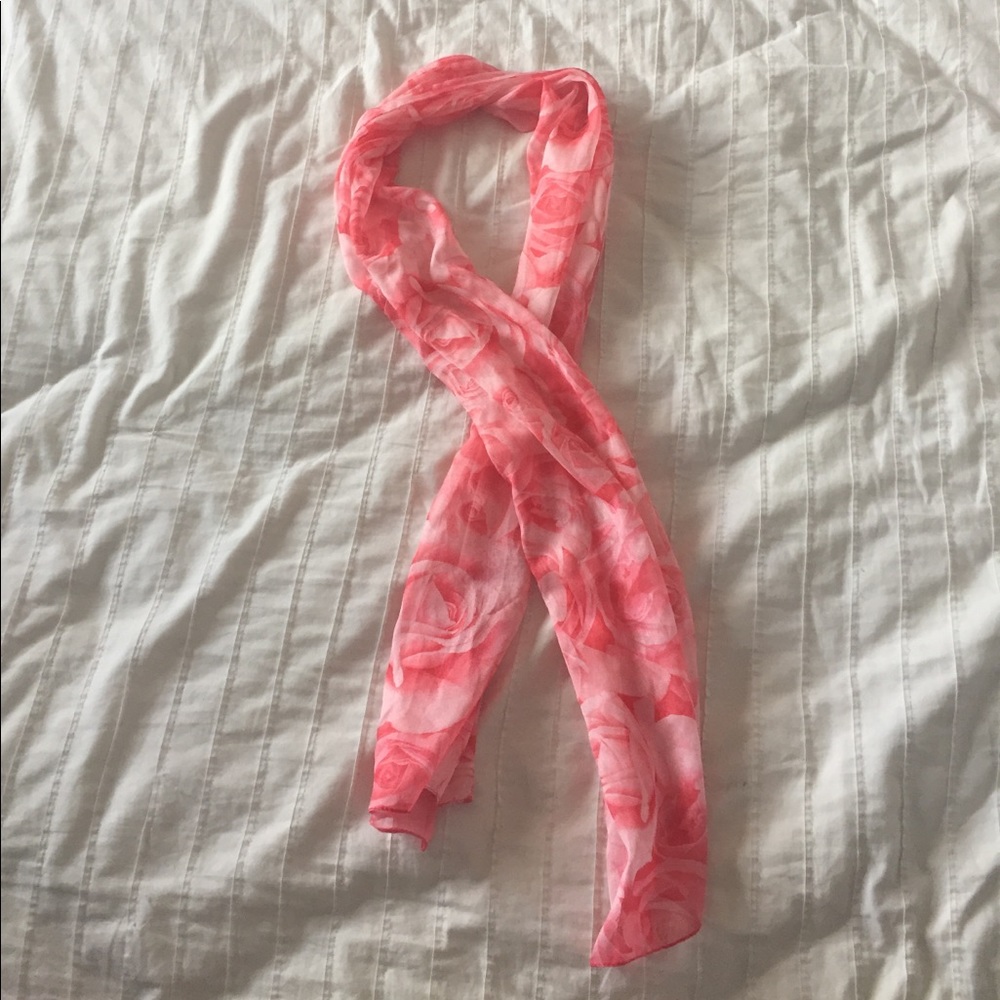 Rose scarf