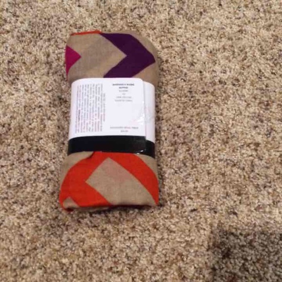 Michael Stars Ruana/Scarf/Sarong - Picture 4 of 4