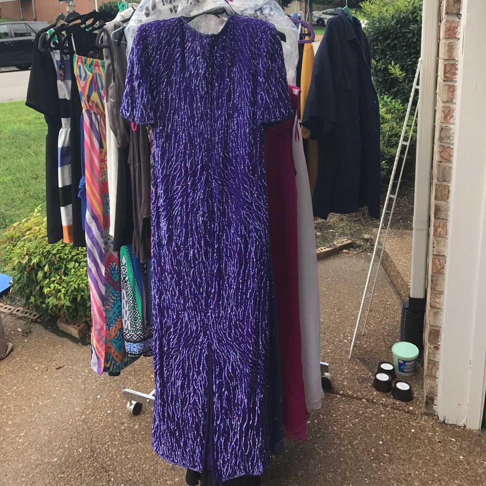 Dress - Picture 2 of 2