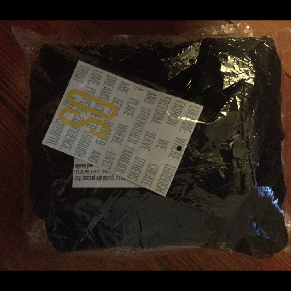 Os BNWT LuLaRoe solid black one size leggings