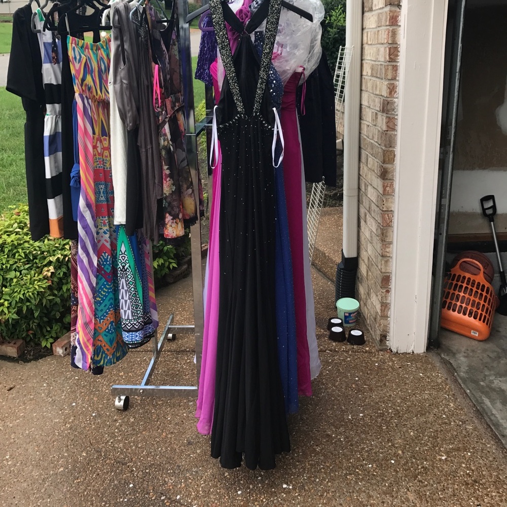 Dress - Picture 2 of 2