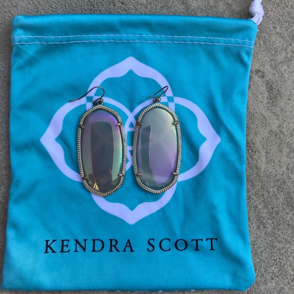 Kendra Scott earrings!!