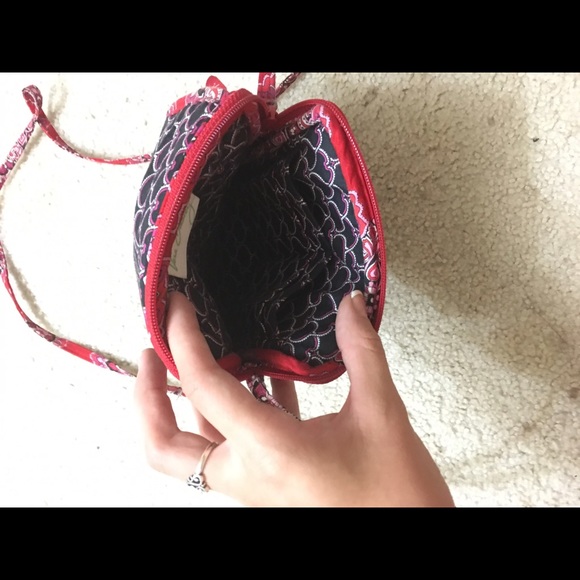 Small Vera Bradley cross body purse - Picture 3 of 4