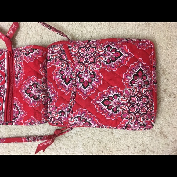 Small Vera Bradley cross body purse - Picture 4 of 4