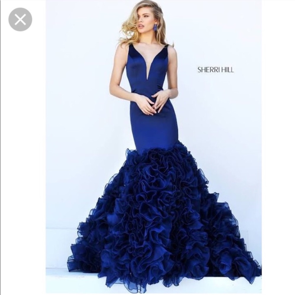 this dress 👗👑!!! HAS BEEN FOUND & PURCHASED!!