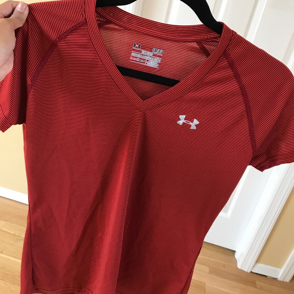 Under Armour Dry Fit Vneck Top with Red Stripes