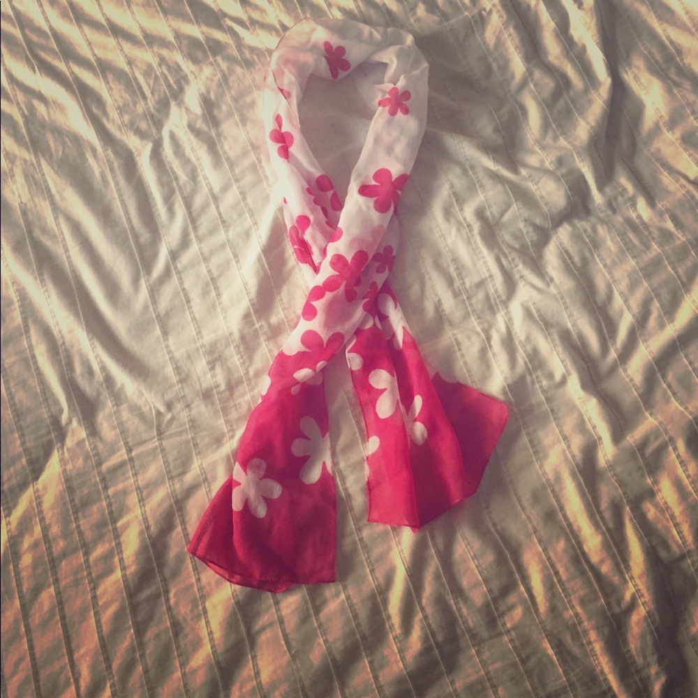 White/pink scarf