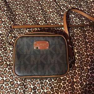 A mini cross body purse