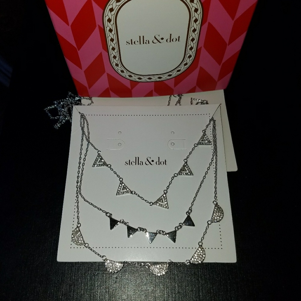 NIB Stella and Dot Pave Chevronn Necklace silver