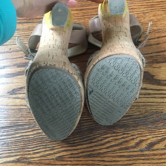 CLOSET CLEAROUT! 🔥 Calvin Klein Heels! - Picture 4 of 6