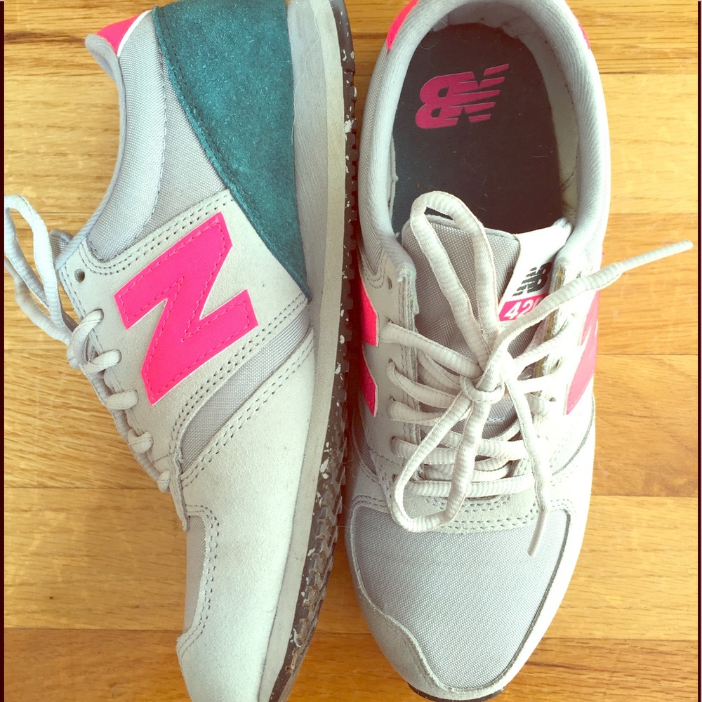 New Balance 420 Sneakers