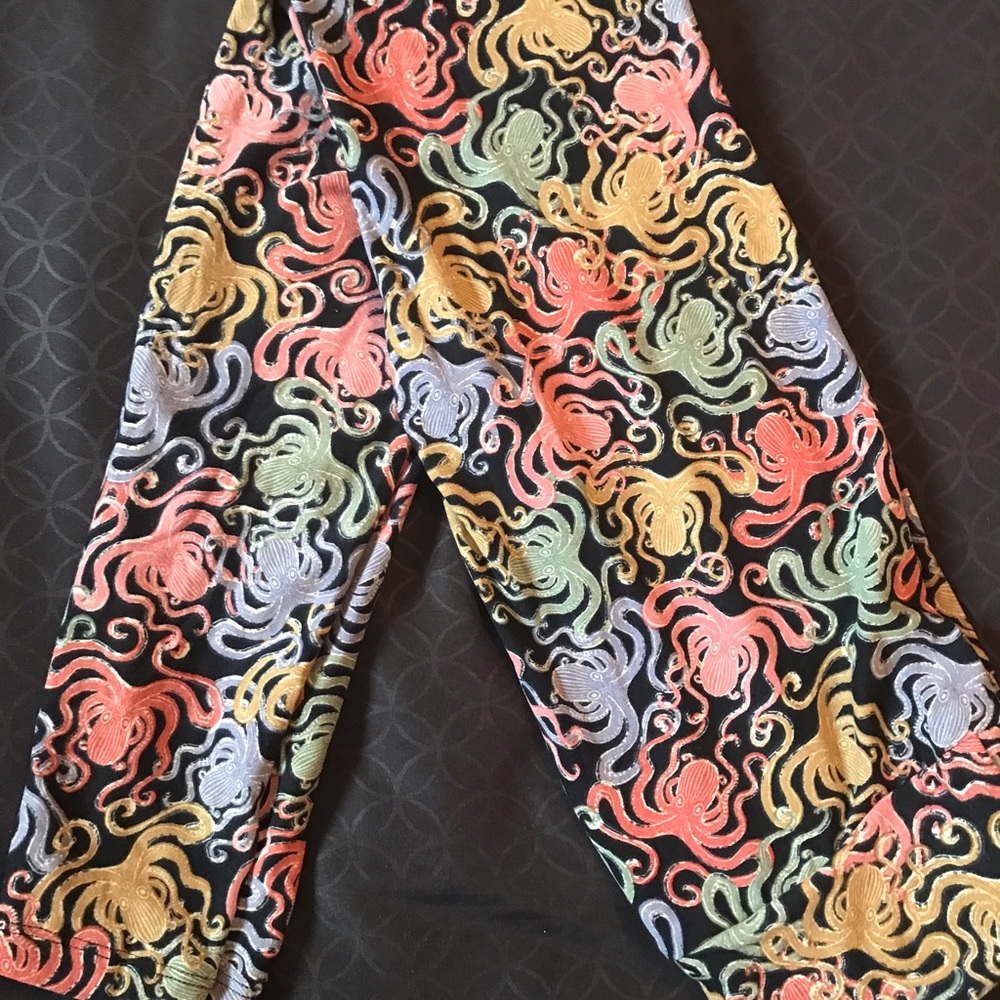 Sold Octopus hard to find Lula Roe leggings