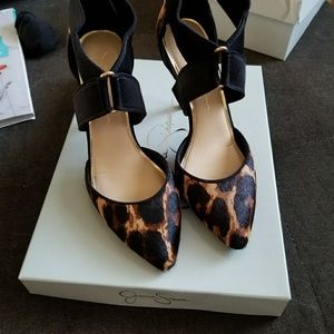Brand New ADORABLE Leonard Ankle Strap Heel
