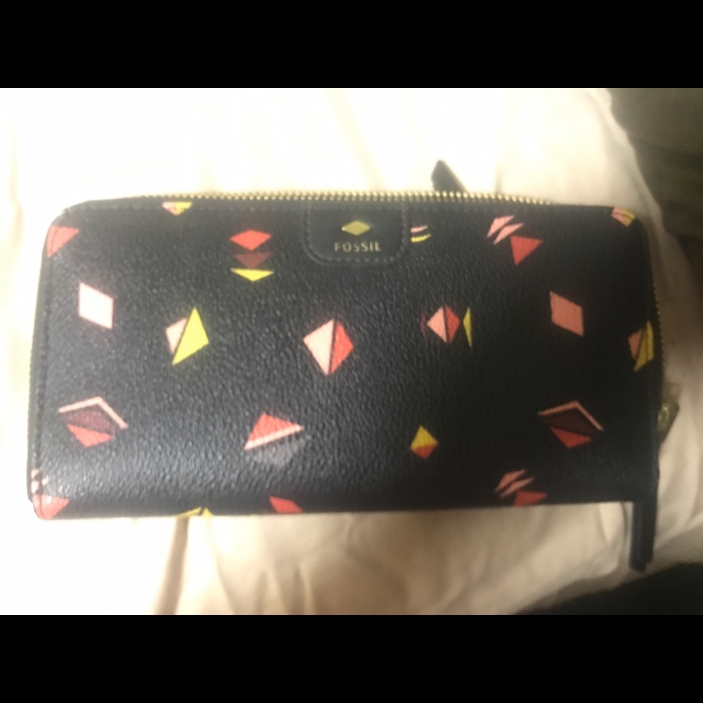 Fossil wallet nwot/ black red pink yellow design