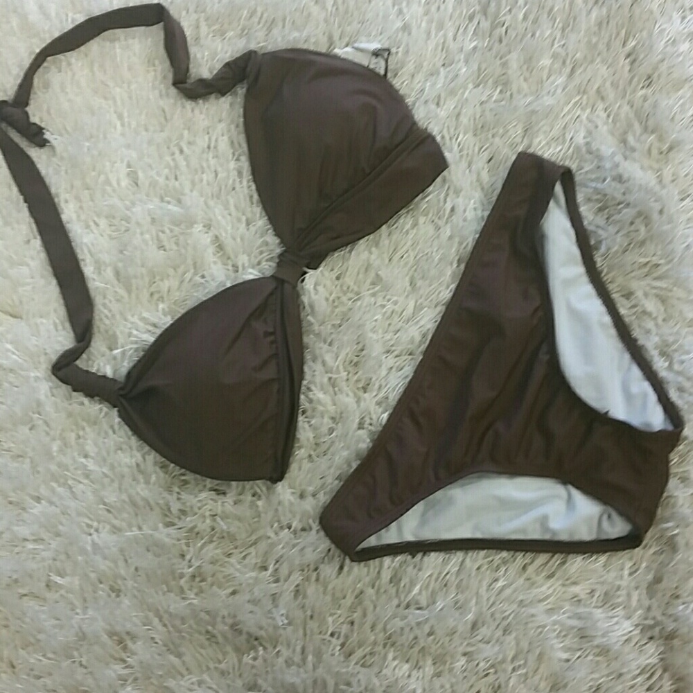Bikini - Picture 2 of 4