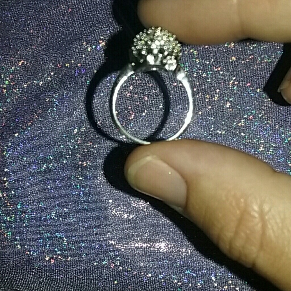 Gorgeous ring - Picture 4 of 7
