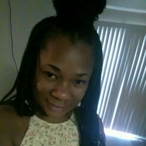 Meet your Posher, Kamelia