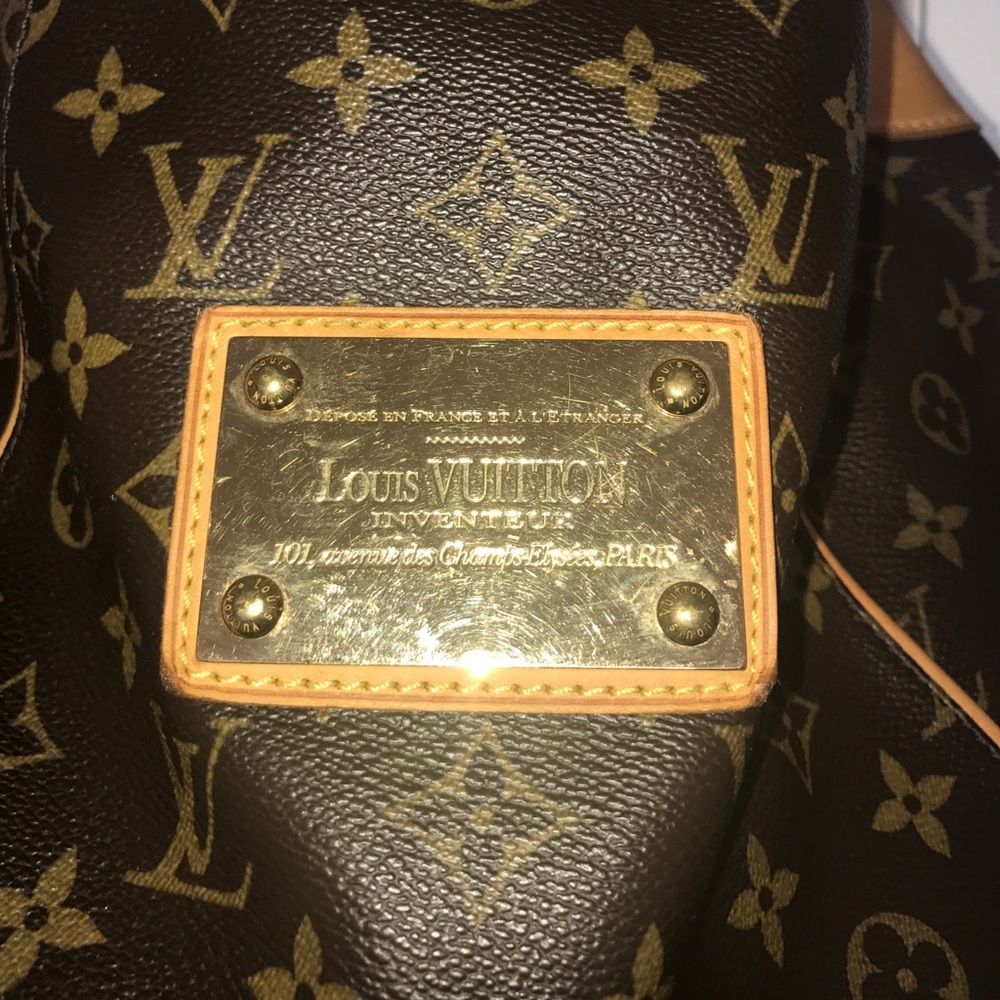 Louis Vuitton Galleria GM Hobo Bag
