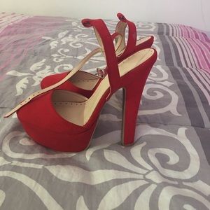 Red pumps