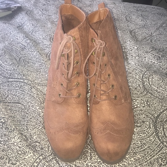 Brown wedged ankle booties - Picture 1 of 2