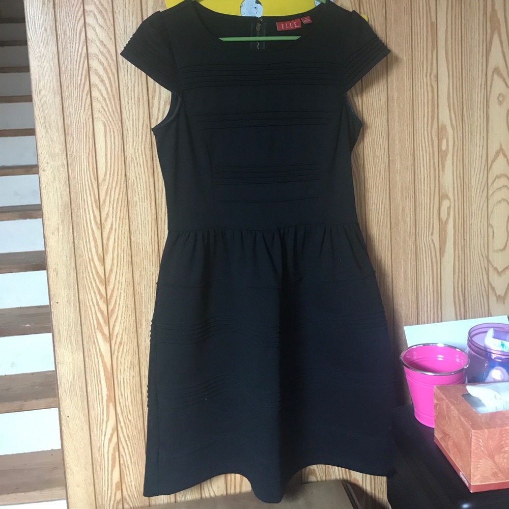 Black cap sleeve ELLE dress