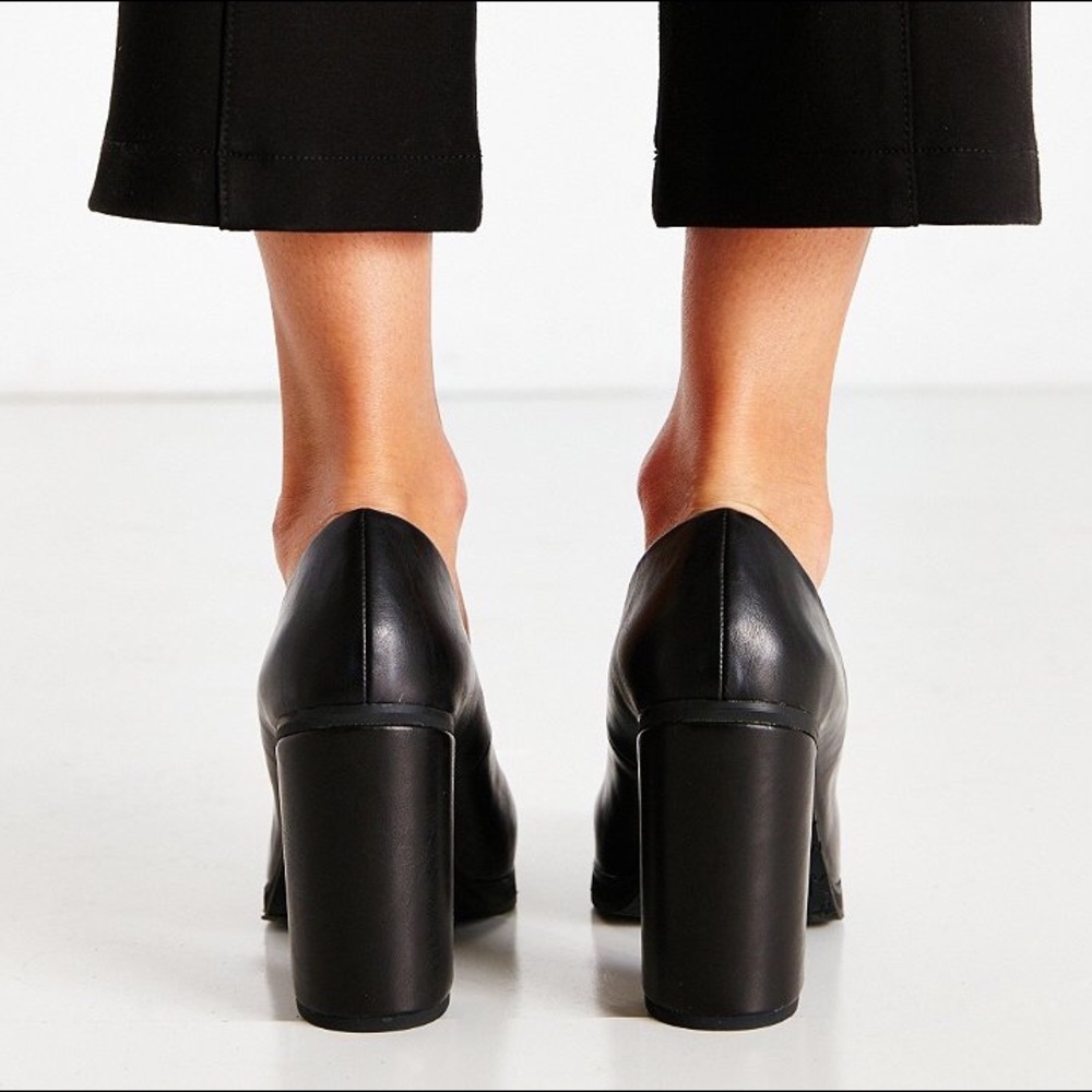 Black Platform Pumps - Picture 2 of 5