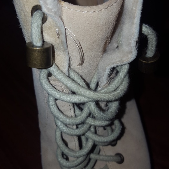 Koolaburra Platform Peep Toe Lace Up Heels - Picture 5 of 8