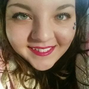 Meet your Posher, Leslie