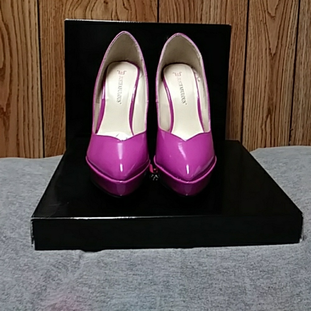Fuscia pumps